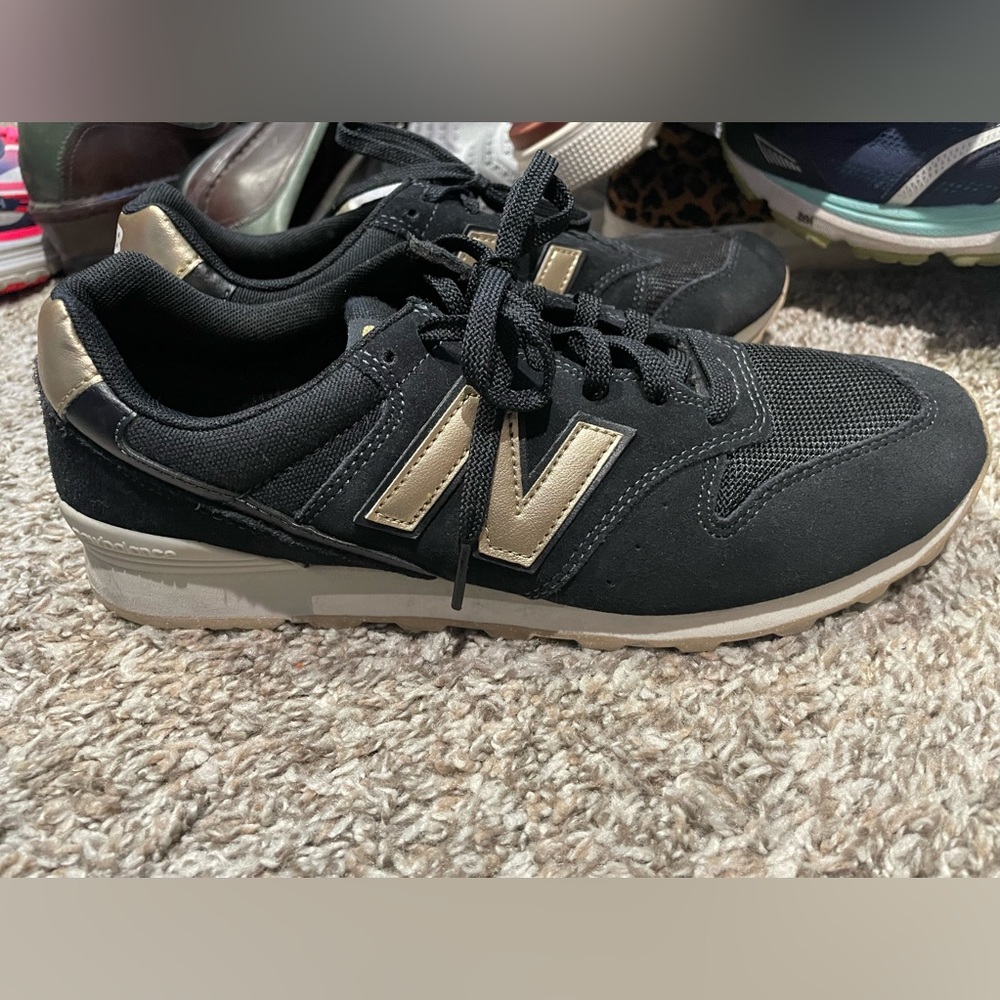 Women’s New Balance sneakers. Perfect condition. Size 10